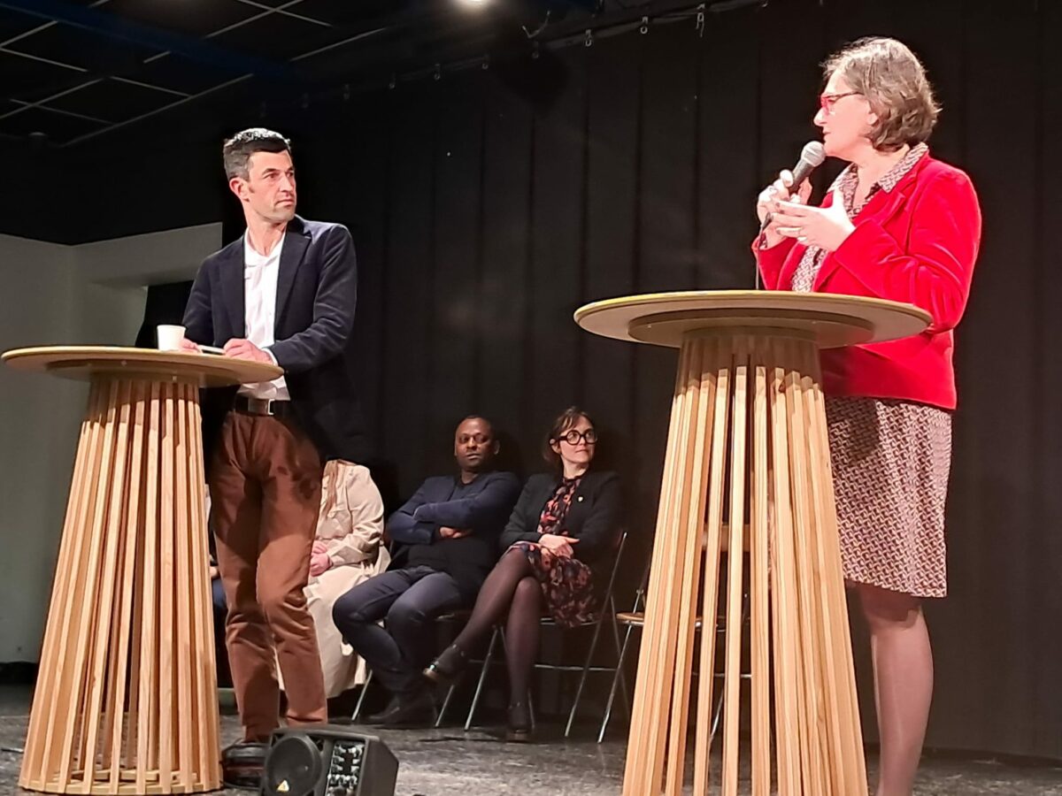 Isabelle Amaglio-Terisse au meeting de fin de campagne à Brest